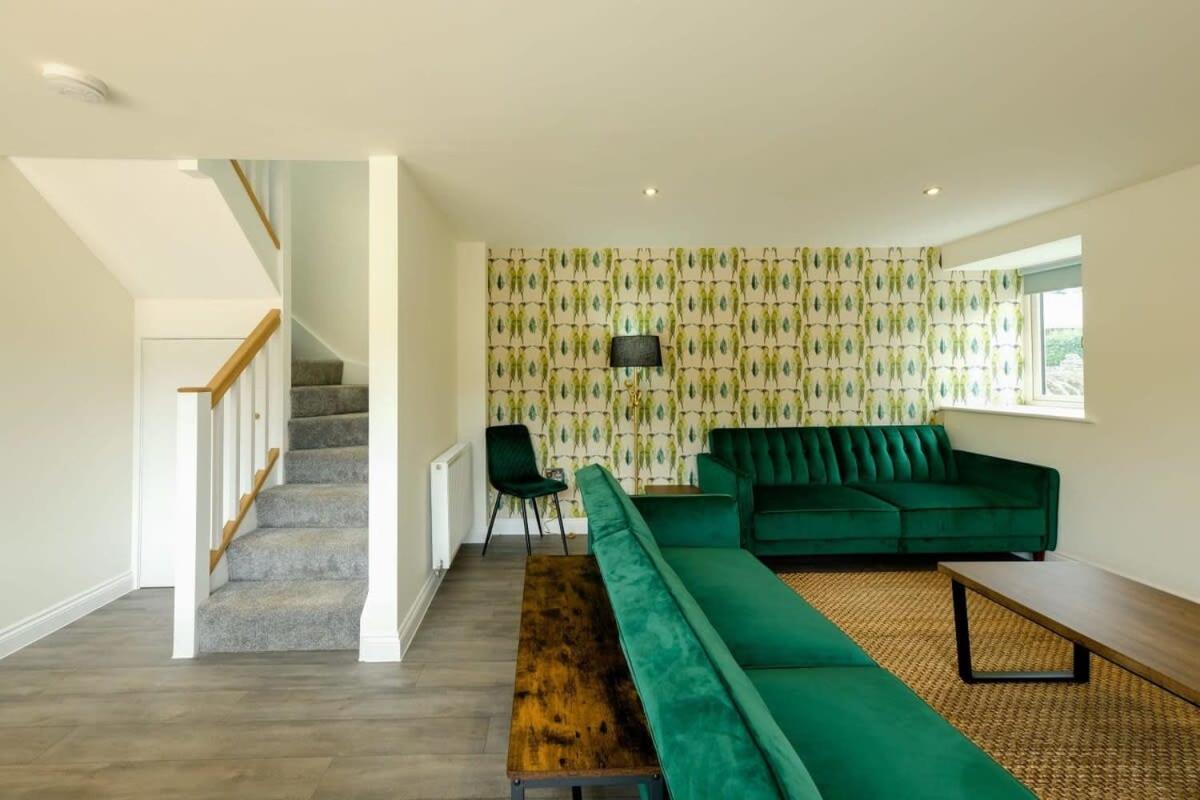 Sladacre 2 Bedroom Converted Barn Apartment *
